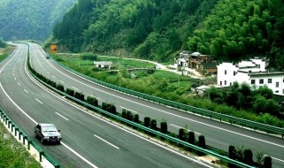 新手第一次上高速注意事项 新手第一次上高速需要注意什么