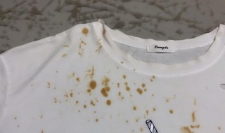 白色衣服上的陈旧油渍怎么去除小窍门 去除白色衣服上的陈旧油渍方法