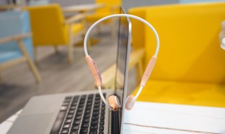 入耳式耳机的正确佩戴方法和使用注意事项 怎么正确使用和佩戴入耳式耳机