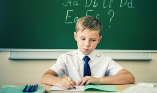 儿童急走追黄蝶下一句是什么 儿童急走追黄蝶原文及翻译