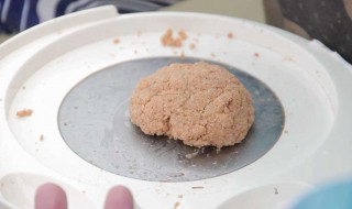 怎么挂饵料 再也不怕钓不到鱼！