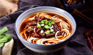 湖南汤粉的汤底配方 用到的材料和相应做法