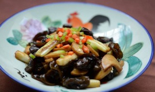 香菇木耳怎么炒 最家常的做法哦