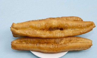 油条配方比例面粉 亲手做油条很简单！