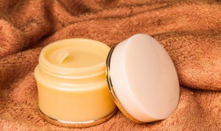 女性使用凡士林的危害 凡士林对女人有危害吗