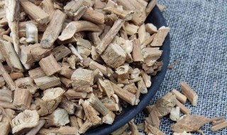 嘴粘口唇腻能吃佩兰和藿香吗 请认真阅读下文