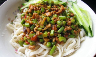 芹菜打卤面的做法 芹菜打卤面怎么做