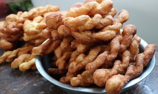 怎样炸麻花 具体步骤如下