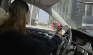 车前盘四个轮的按钮是什么功能 你知道吗