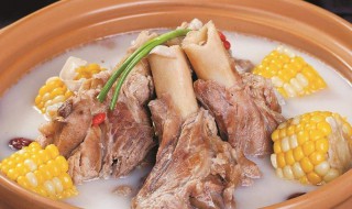 猪骨高汤的熬制方法 奶白色的猪骨高汤