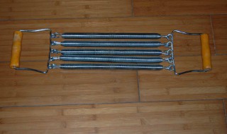 脚蹬拉力器锻炼方法 如何使用脚蹬拉力器锻炼