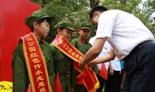 礼服绶带佩戴方法步骤 你会吗