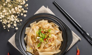 宽粉怎么做好吃 用麻酱拌一下又好吃又简单