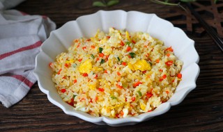 烧蛋炒饭的方法 香葱蛋炒饭的做法