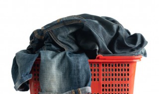 褪色严重的衣服怎么处理 这样做可以延缓褪色过程