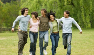 有关青春的作文800字 让我们迈向美丽的世界