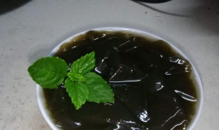 绿色凉草粉怎么做 美味绿色凉草粉怎么做