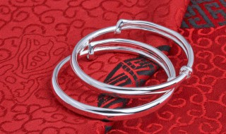 银镯子为什么会变黑 银镯子变黑是怎么回事