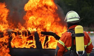 对消防员的敬佩语句 对消防员的敬佩语句怎么写