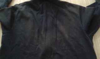 黑色卫衣洗后脱色如何处理 如何解决黑衣服掉色问题