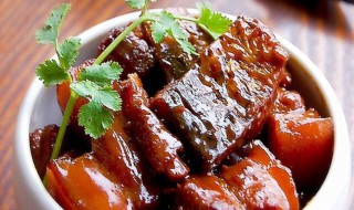 如何做干鱼烧肉 干鱼烧肉的做法