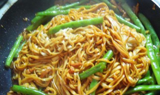 扁豆焖面的家常做法 扁豆焖面的家常做法分享