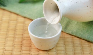 夸酒量不错幽默的句子 表达酒量很好的说说