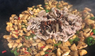 怎么做菱角炒肉 菱角炒肉片的做法步骤