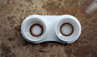 如何取隐形眼镜 隐形眼镜怎样取呢