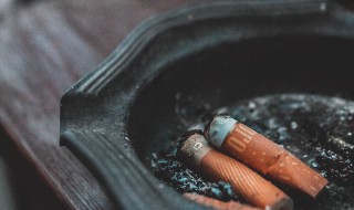 烟灰缸里为啥不能加水 烟灰缸里加水会怎么样