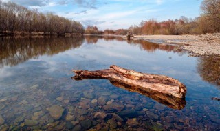 描写河水的优美句子 描写河水的优美句子大全