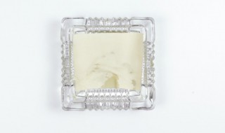 烟灰缸倒水啥意思 烟灰缸倒水的意思