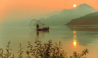 半江瑟瑟半江红的瑟瑟什么意思 半江瑟瑟半江红原文内容及翻译