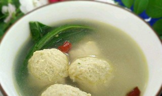 鱼丸子汤的家常做法 下面给大家介绍