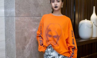 卫衣里面要穿衣服吗 应该如何搭配