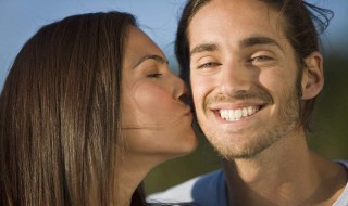 女人主动亲吻男人是什么意思 了解一下女人