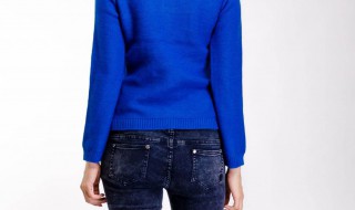 蓝色毛衣搭配什么裤子 小仙女还不赶紧入手