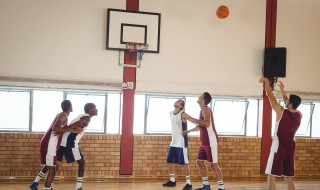 怎样学习打篮球 新手打篮球入门