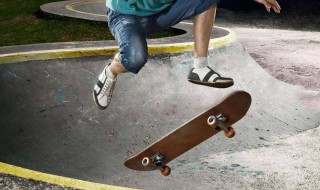 新手怎么滑滑板 看完包你学会