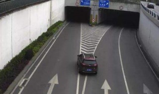 红绿灯实线变道怎么处罚规定 详细规定