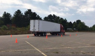 半挂倒车怎么样最准确 教你两个秘诀