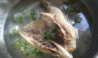 煮鸡过冰水方法 煮鸡过冰水方法是什么