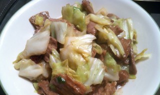 包菜炒牛肉片如何做 包菜炒牛肉片的家常做法