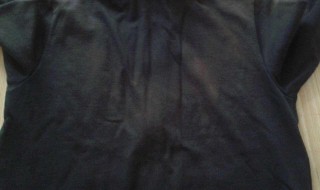 衣服掉色了应该怎么处理 衣服掉色的处理方法