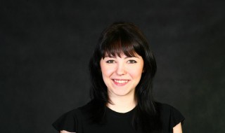 纯黑背景拍照技巧 如何拍出纯黑背景