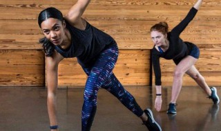 伸展操怎么做 伸展操做的方法