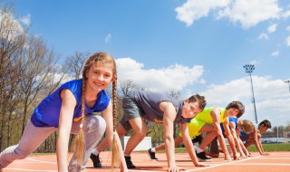 运动会加油稿300字左右 这四篇范文写得很激动人心