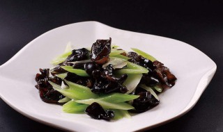 芹菜炒木耳的方法 怎么做芹菜炒木耳