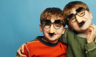 我和朋友在愚人节的事英语作文 关于我和朋友在愚人节的事英语作文