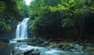 避暑胜地的意思 避暑胜地的含义